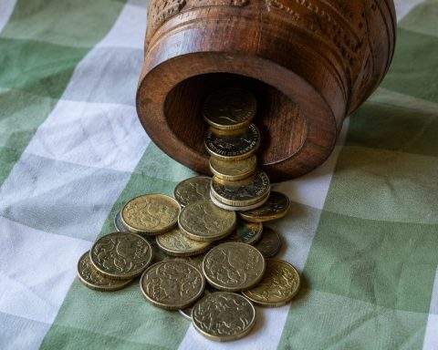 AI tools list million-dollar coins, pulling retail buyers to rare market
