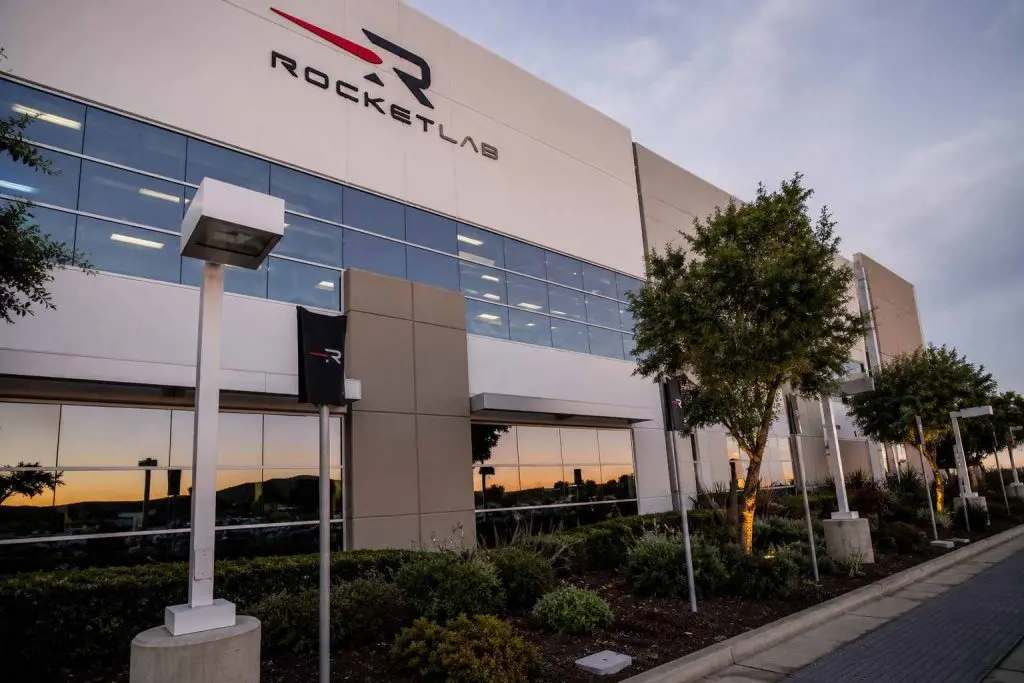 Rocket Lab (NASDAQ:RKLB) to acquire Iridium (NASDAQ:IRDM) in $8B deal
