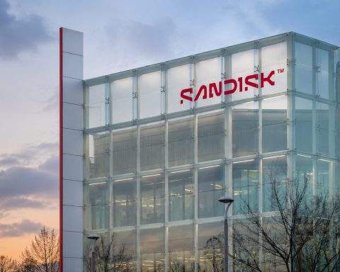 Sandisk Jumps to 52-Week High, Gains 14.5% in AI-Fueled Push