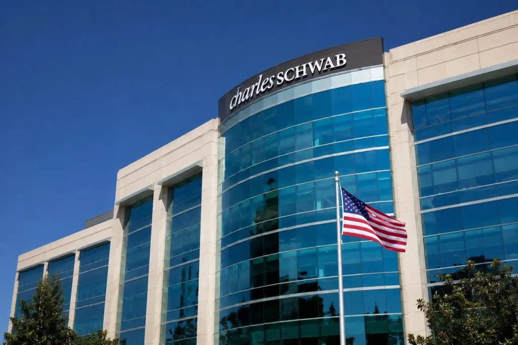 Dip buying in Schwab’s SCHD gets attention while dividend ETF flows diverge