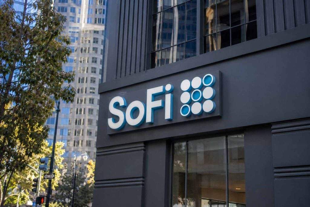 SoFi trades up after holiday-shortened week as investors keep watch on guidance