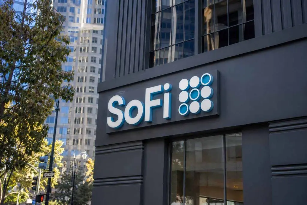 SoFi trades up after holiday-shortened week as investors keep watch on guidance