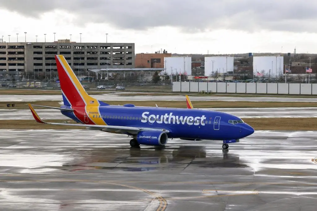 Southwest shuffles routes, widens access to Hawaii, Costa Rica and Europe
