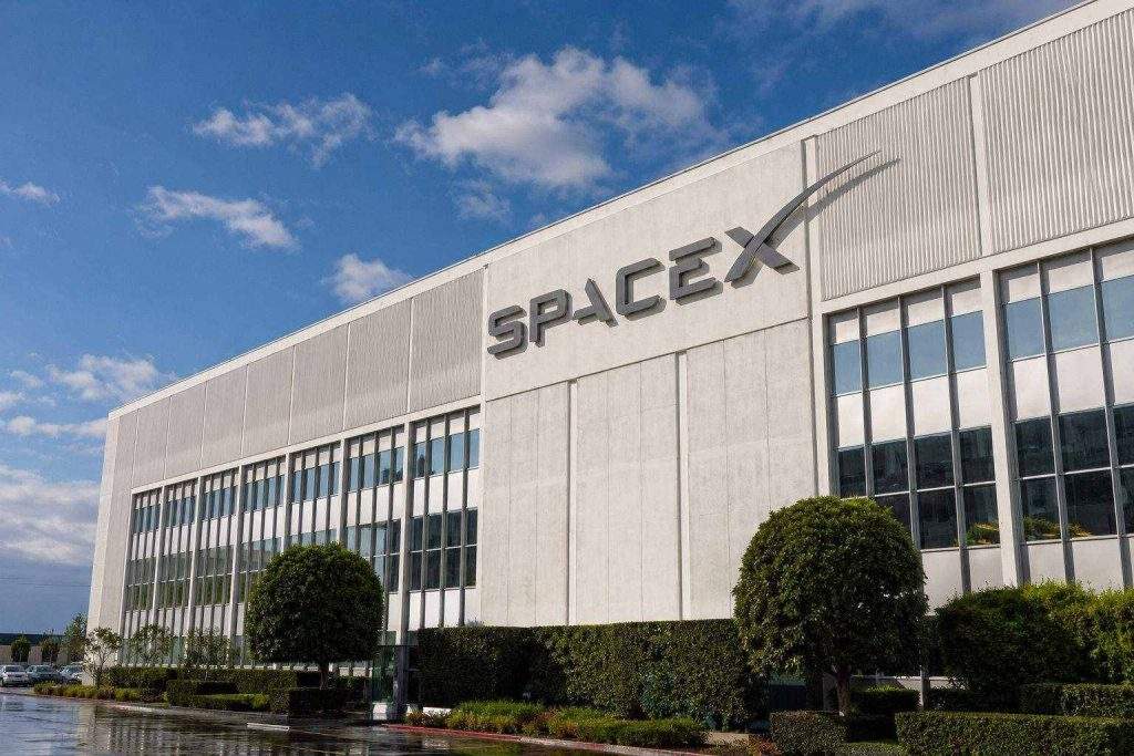SpaceX rally holds, index money moves in but valuation talk grows