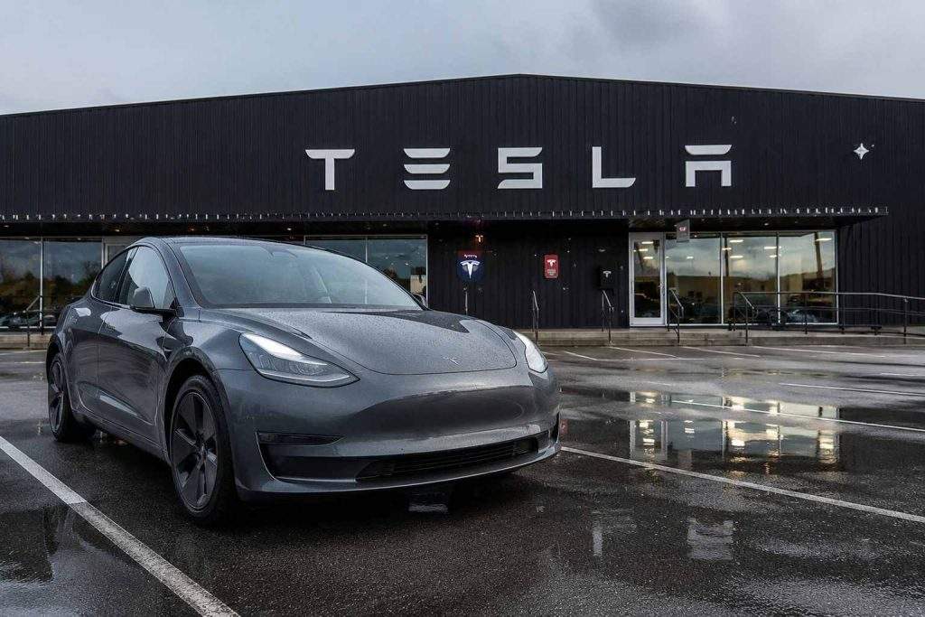 Tesla shares steady in premarket after crash probe expands to self-driving