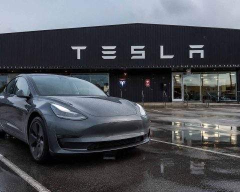 Tesla shares steady in premarket after crash probe expands to self-driving