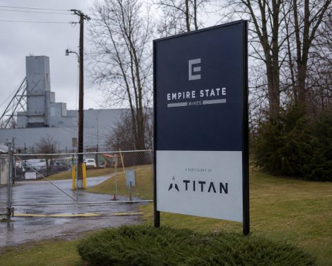 Titan Mining (TSX:TI) jumps 42% premarket after Army graphite lease award