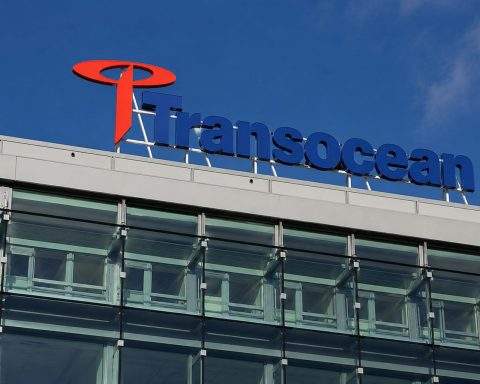 Transocean drops after shares get hit by oil move, $185 million in new contracts fails to stem fall