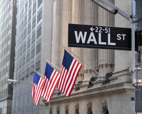 US stocks look to jobs data as traders shift from AI tech