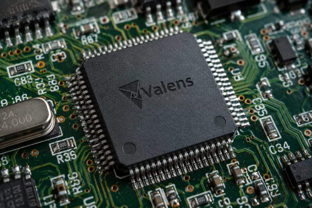 Valens Semiconductor Drops 38% as Chip Stocks Slide