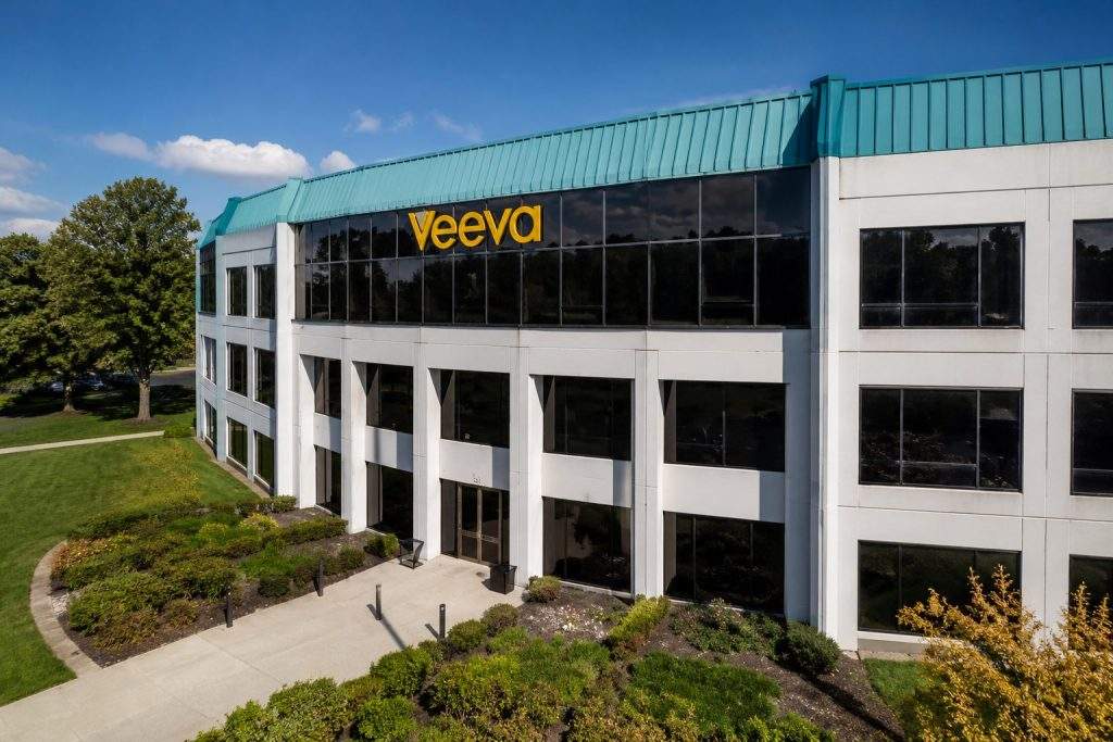 Veeva Shares Drop Despite Earnings Beat, Investors Eye AI Move