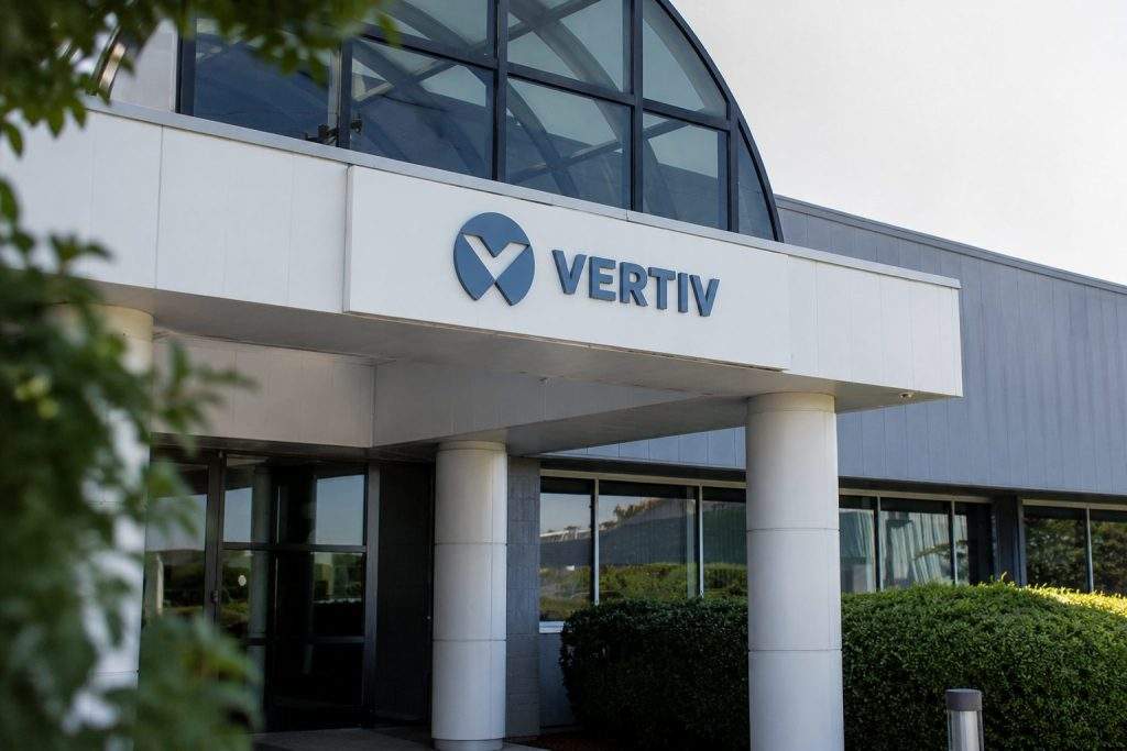 Vertiv sits close to its highs going into next week as AI data-center cooling trade stays in focus