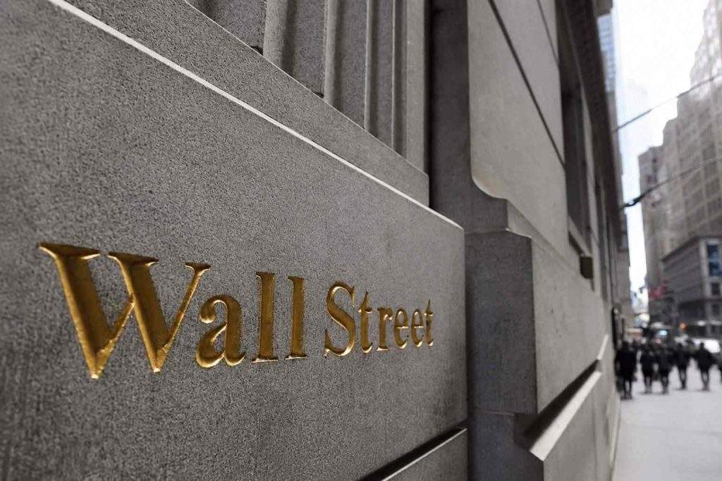 Wall Street Volatility Index Jumps as Chip Stocks Swing Wall Street Volatility Index Jumps as Chip Stocks Swing