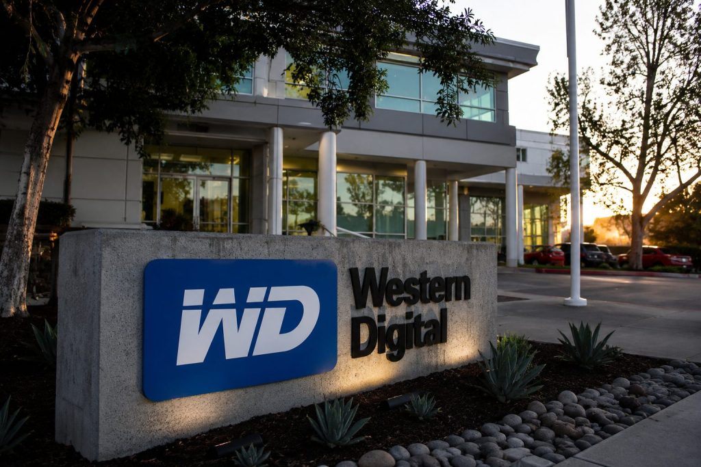 Western Digital (NASDAQ:WDC) falls 13%, stays above Wall Street average target