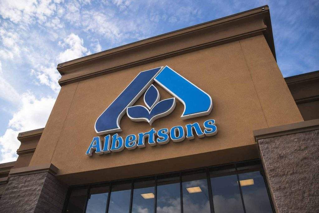 Albertsons (NYSE:ACI) Shares Drop 22% After EPS Miss Triggers Selloff