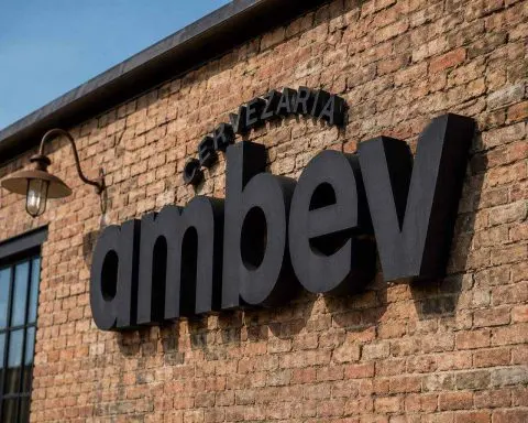 Ambev Shares (NYSE:ABEV) Rebound After 5.5% Drop; Q2 Cash Flow Surges