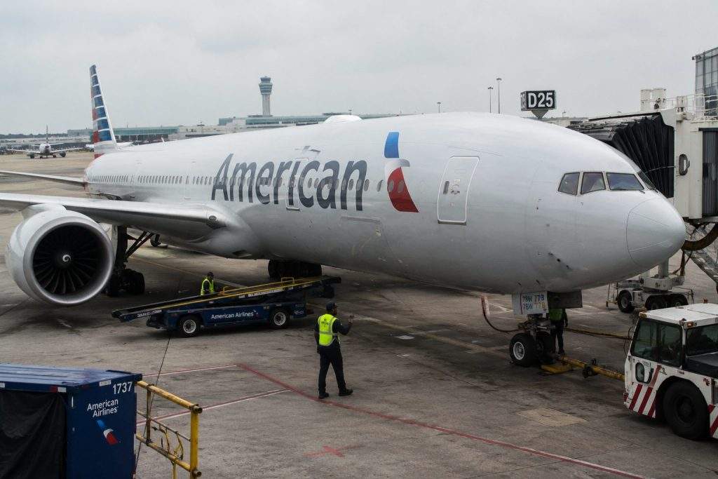 American Airlines Group (NASDAQ:AAL) Shares Fall 8% as Fuel Consumes Nearly All Revenue Growth