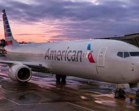American Airlines (NASDAQ:AAL) under pressure as margins in focus following 12% weekly drop
