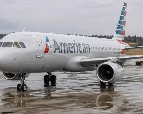 American Airlines Underperforms Rivals Premarket Following 48-Minute IT Ground Stop