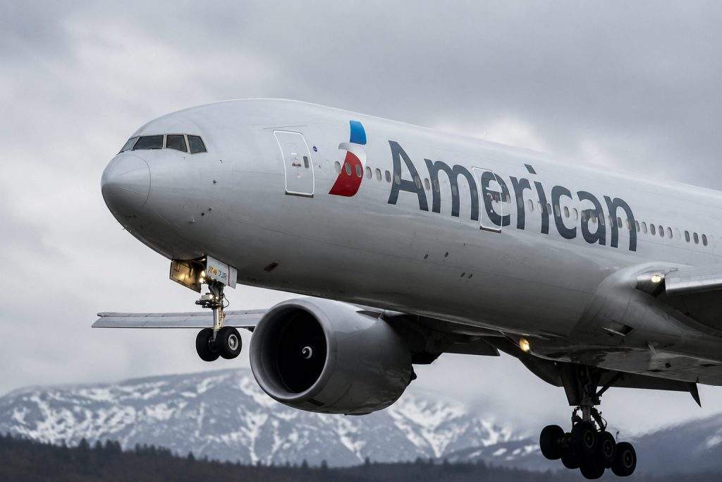American Airlines (NASDAQ:AAL) Stock Recovers From Outage Decline While Fuel Sustains Margin Disparity