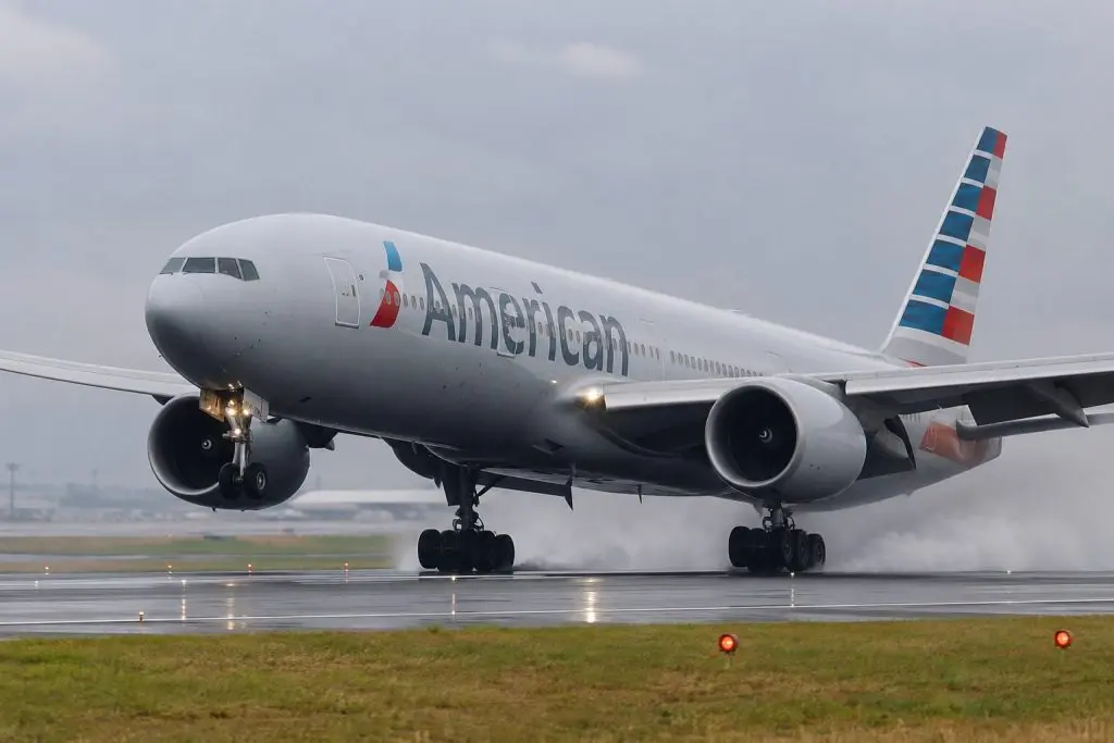 American Airlines (NASDAQ:AAL) trades near 52-week high after strong holiday travel