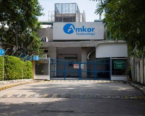 Amkor Technology (NASDAQ:AMKR) margin jump offset by weaker Q3 revenue guidance