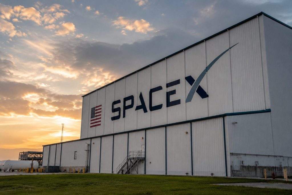 ARK Buys 147,805 SpaceX Shares as Selloff Accelerates Ahead of Starship Retry