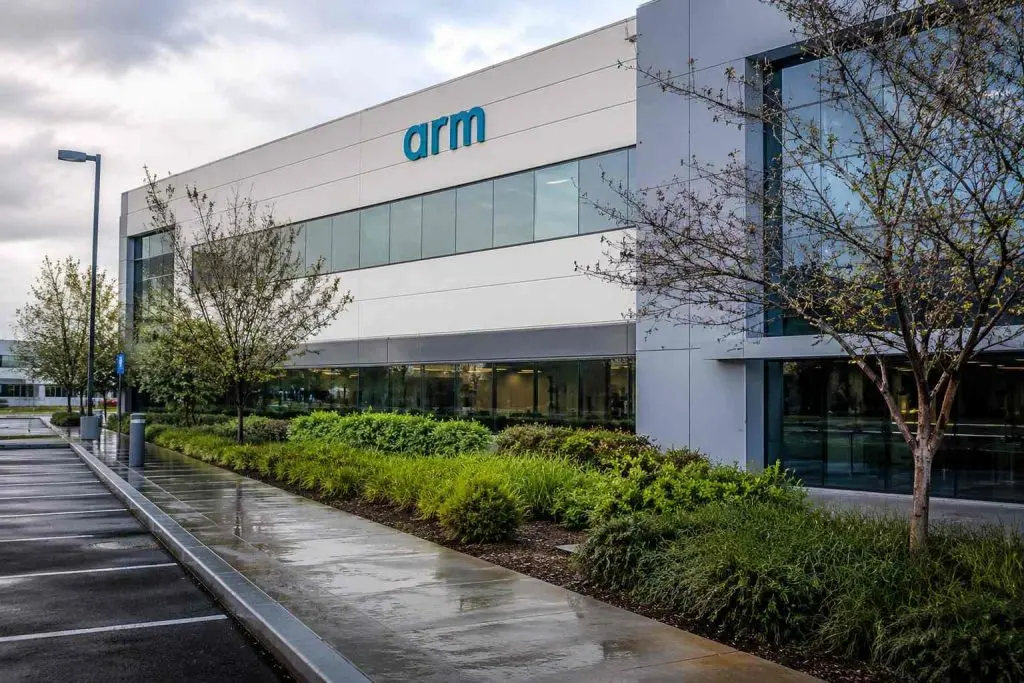 Arm Holdings (NASDAQ: ARM) falls 7% as rich valuation amplifies chip selloff Arm Holdings (NASDAQ: ARM) falls 7% as rich valuation amplifies chip selloff
