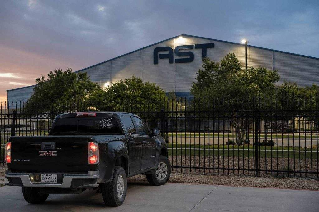 AST SpaceMobile Shares Dip After $1 Billion Fundraise Highlights Possible Launch Postponement