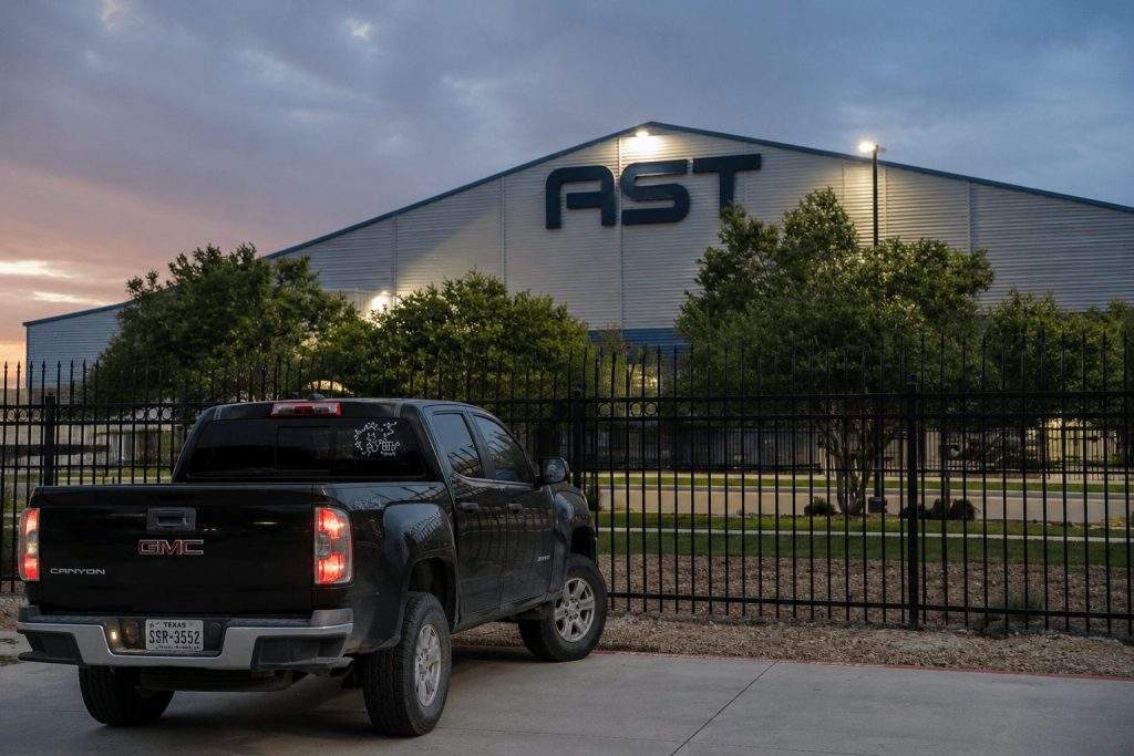 AST SpaceMobile Shares Dip After $1 Billion Fundraise Highlights Possible Launch Postponement