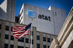 AT&T Inc. (NYSE:T) earnings highlight focus on projected $2.3 billion cash reserve