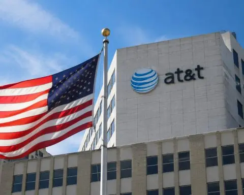AT&T’s 12% Cash-Flow Yield Looks Toward Starlink and Earnings