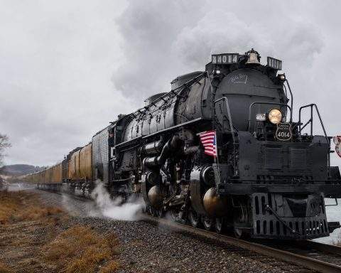 Union Pacific’s Big Boy Draws 117,000 Visits — but a 15% Merger Gap Tells Investors More