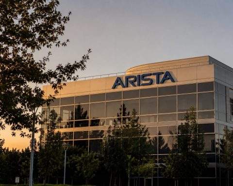 Arista Networks (NYSE:ANET) drops $15B as insider sales highlight premium