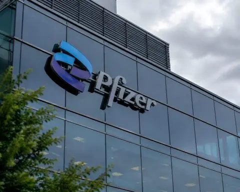 Pfizer (NYSE:PFE) Faces New Patent Claim After $96 Billion in COVID Vaccine Revenue