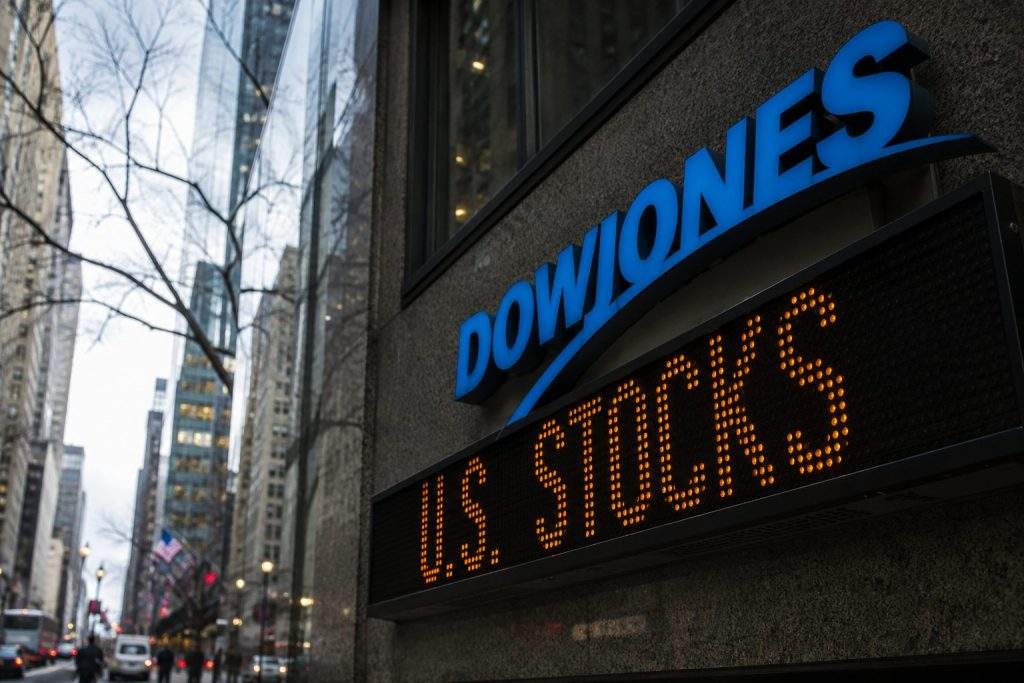 Dow Jones falls 305 points as expensive underperformers drag despite tech rally Dow Jones falls 305 points as expensive underperformers drag despite tech rally