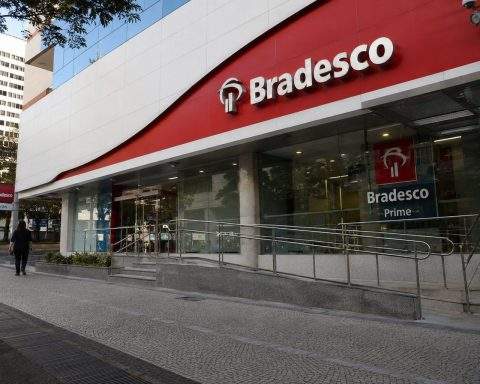 Shares of Banco Bradesco (BVMF:BBDC4) Recover, Yet 14% Rate Scenario Intensifies Credit-Cost Challenge