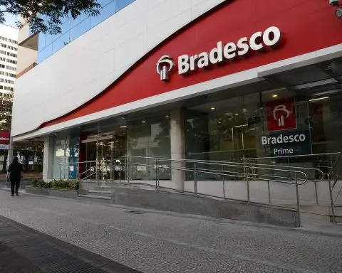 Shares of Banco Bradesco (BVMF:BBDC4) Recover, Yet 14% Rate Scenario Intensifies Credit-Cost Challenge