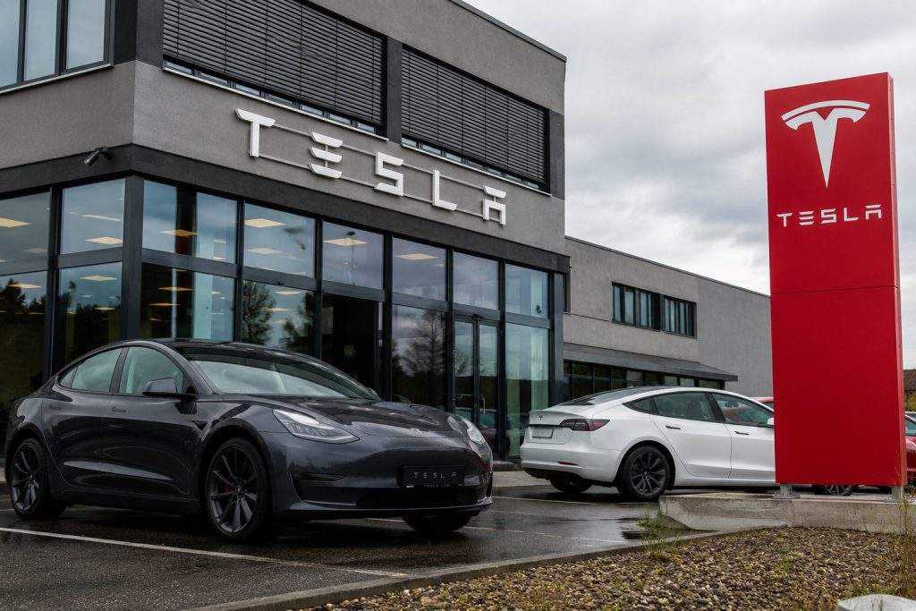 Tesla (NASDAQ:TSLA) earnings highlight $3.4 billion shift in cash flow