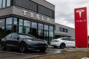 Tesla (NASDAQ:TSLA) earnings highlight $3.4 billion shift in cash flow