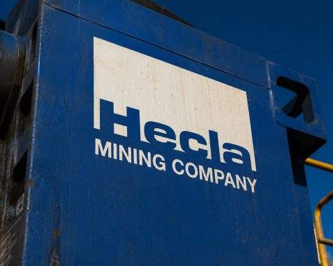 Hecla Mining (NYSE:HL) rises 5.7% as Q2 cash conversion challenges intensify
