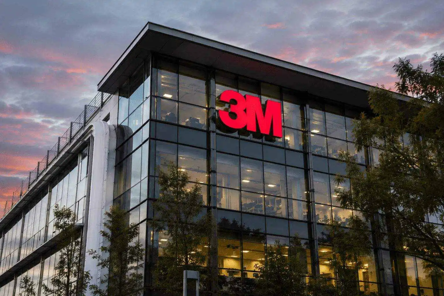3M (NYSE:MMM) Shares Gain 8.5% with Valuation Surpassing Outlook