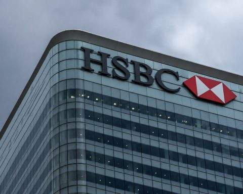 HSBC (LON:HSBA) hovers near 27-year high after $3 billion debt call outpaces dividend