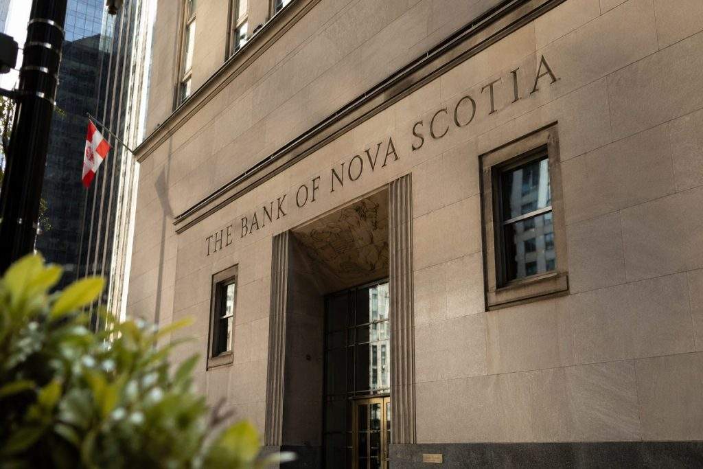 The Bank of Nova Scotia (TSE:BNS) stock yield gap stays wide before July dividend date