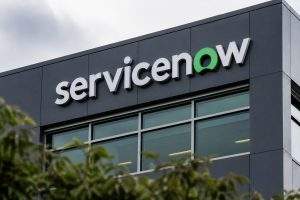 ServiceNow (NYSE:NOW) moves higher before bell, but light trading keeps rebound in check
