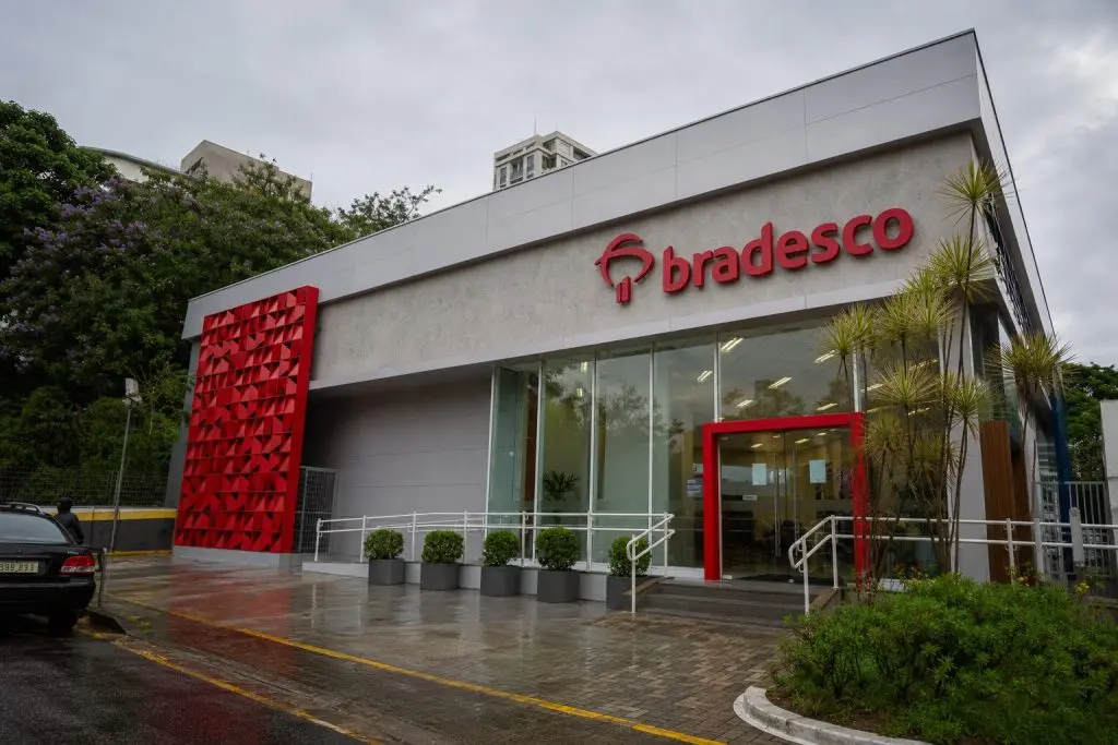 Banco Bradesco (BVMF:BBDC4; NYSE:BBD) Gains as Q2 Approaches 2026 Earnings Target Banco Bradesco (BVMF:BBDC4; NYSE:BBD) Gains as Q2 Approaches 2026 Earnings Target