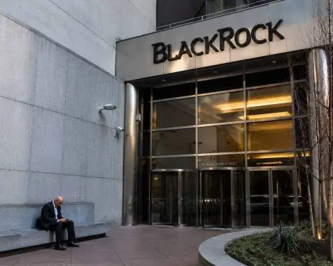 BlackRock (NYSE: BLK) shares climb as active flows support fee income