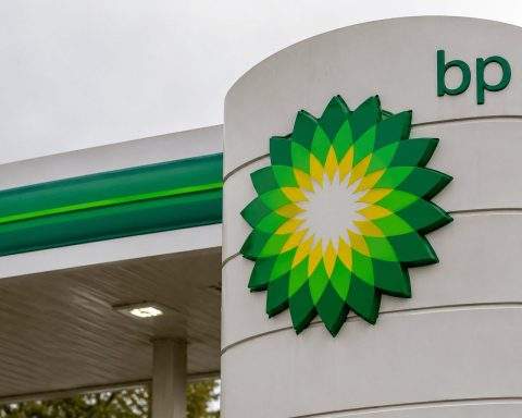 BP Stock Jumps 2% Before Q2 Update — The Cash Test Behind Its Shell Catch-Up