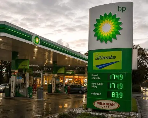 BP shares up as $4.2B gain helps clean up $7.3B balance sheet