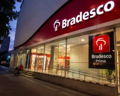 Bradesco (BVMF:BBDC4) up 3.4% on the day as holders see 5.3% gross return